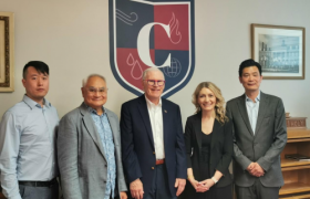 中加国际学校与加拿大世纪私立学院探讨教育AI合作